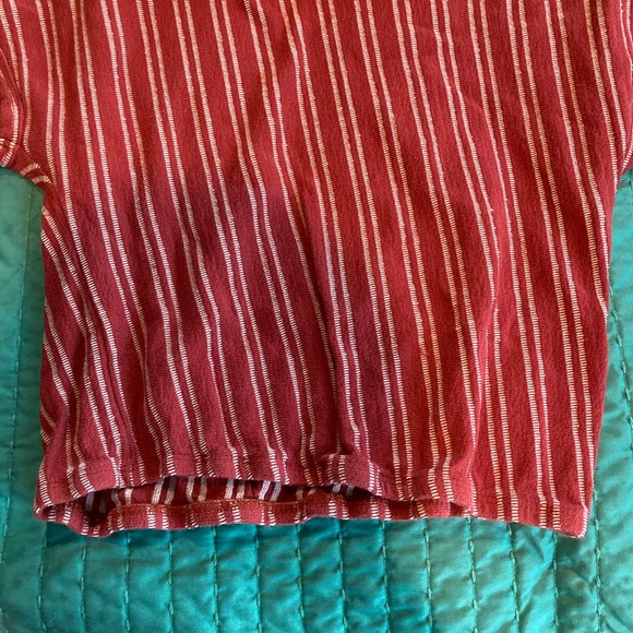 Caution To The Wind Cropped Tee - Picture 3 of 3